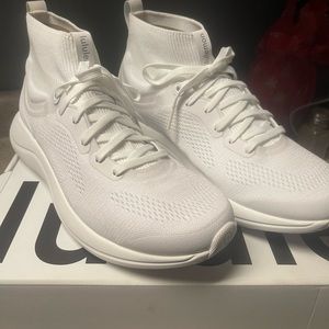 Brand new never worn bought on sale too big! Final sale unable to return